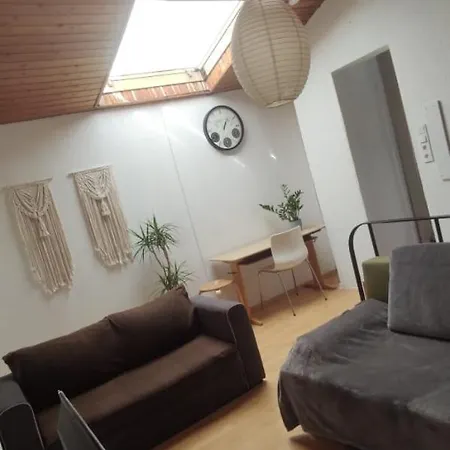 Vieja Casita De Huespedes Con Escaleras Ober-Ramstadt