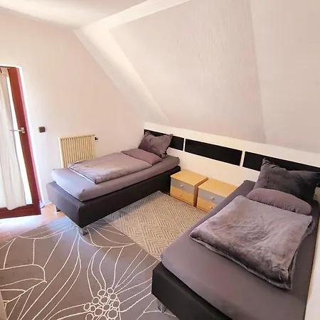 Vieja Casita De Huespedes Con Escaleras Ober-Ramstadt